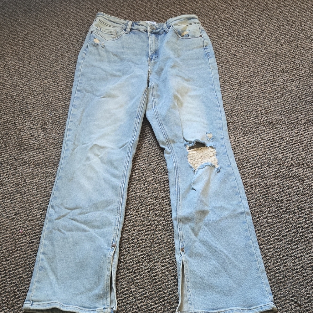 Judy Blue Light Blue Distressed Straight Leg Denim Jeans💫